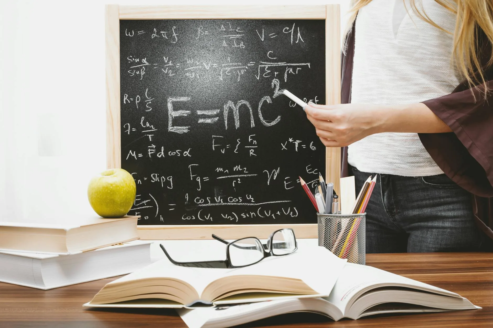 Home Tuition Demo Class Checklist: 20 Questions for Parents 3 home tuition demo class checklist - Focus area: safeguarding and professionalism