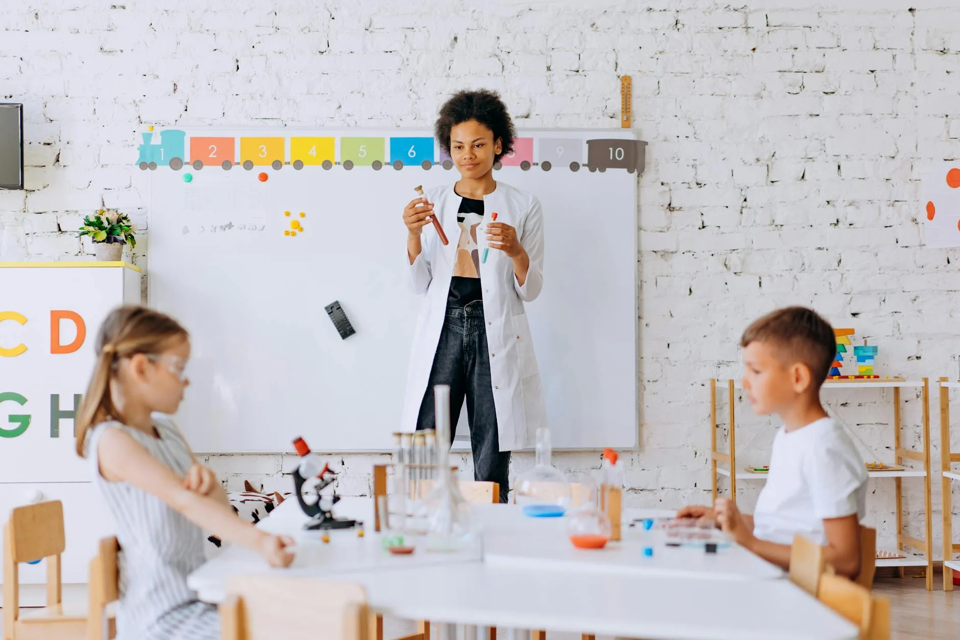 Choosing the right maths, science or English tutor – illustrated learning support in Kharar